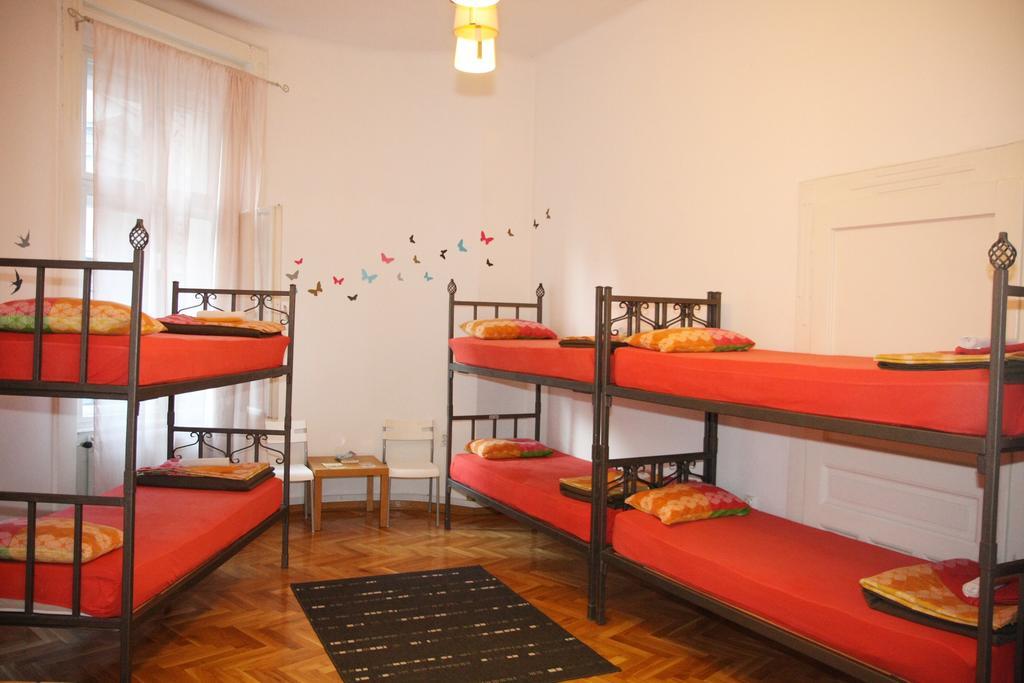 Time Hostel Belgrade Luaran gambar
