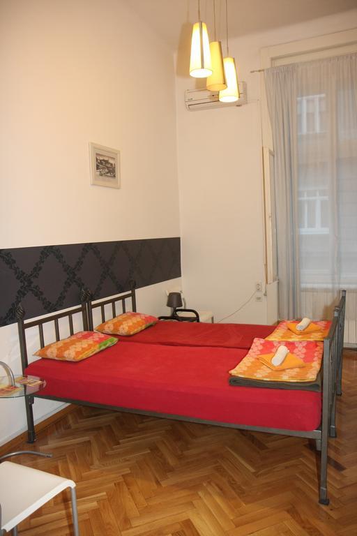 Time Hostel Belgrade Bilik gambar