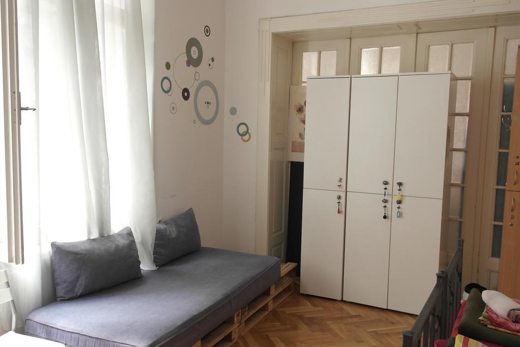 Time Hostel Belgrade Luaran gambar